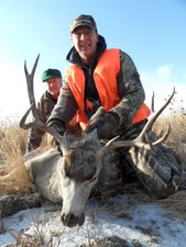 Mule deer hunting in Montana with a hunting guide. Redbone Outfitting is an experienced Montana Hunting Outfitting business. 